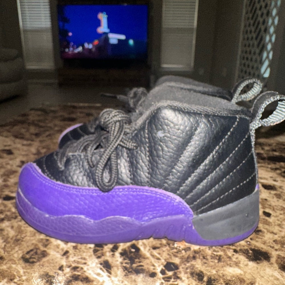 Jordan 12 toddler
